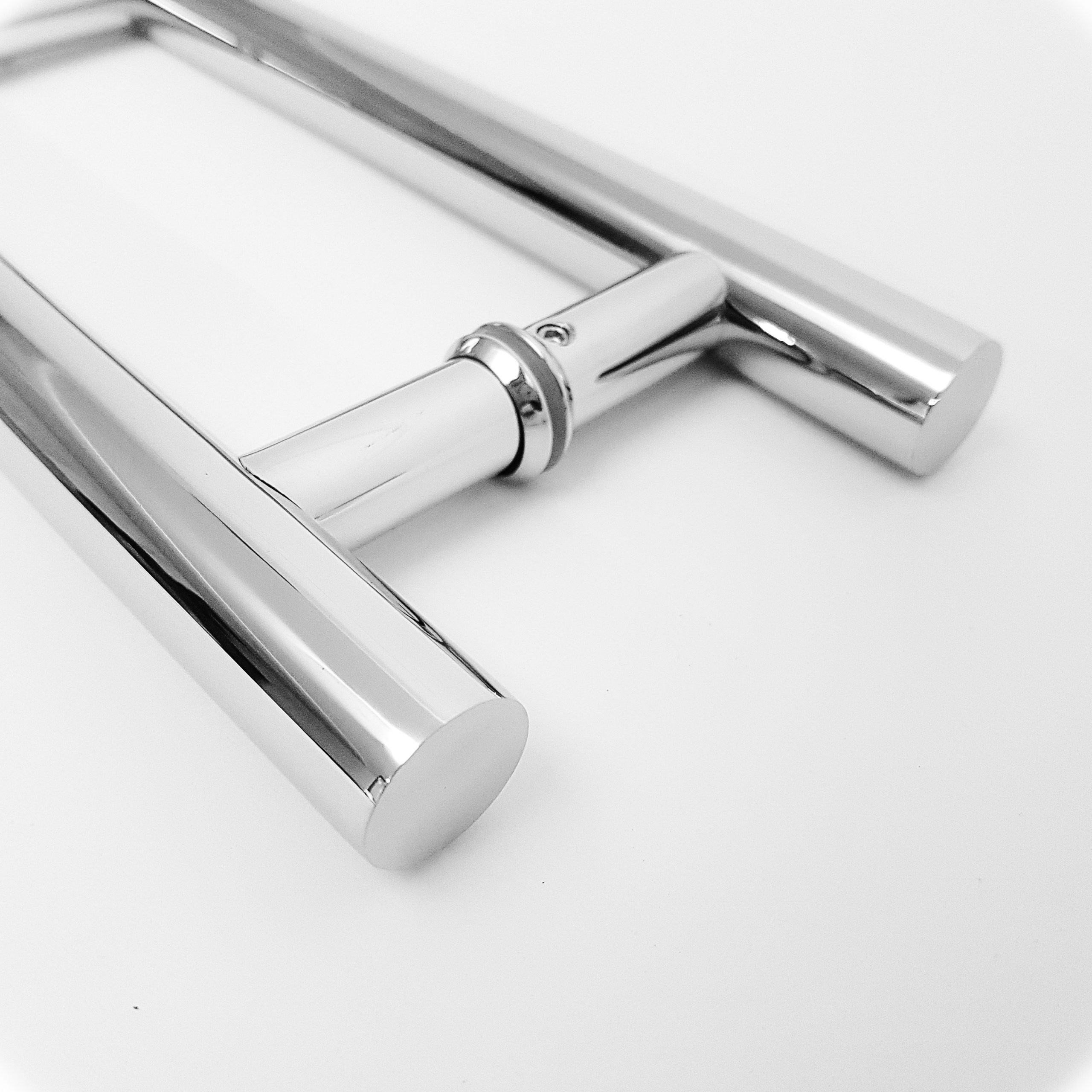 Puxador Inox Tubular 30x20 25mm Polido para Portas - Funcionalidade e Versatilidade para seu Projeto - Imagem 3